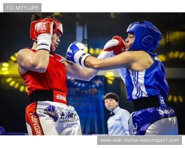 UFC重拳连续命中一回合直接终结:力量与节奏的极致较量